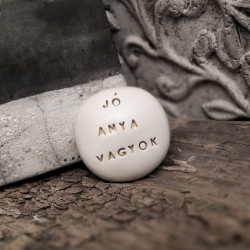 Varázskavics - JÓ ANYA VAGYOK 
